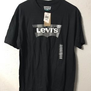 NWT men’s large Levi’s t shirt